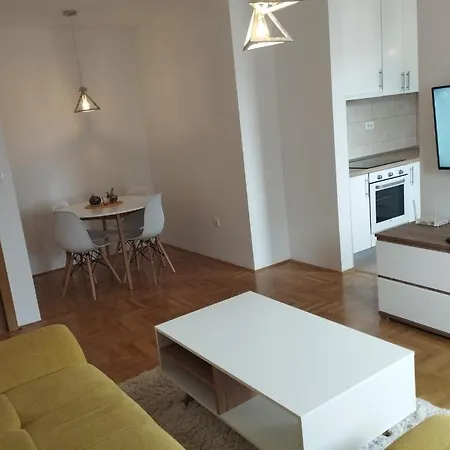 Stan Na Dan Nany, Istocno Sarajevo *